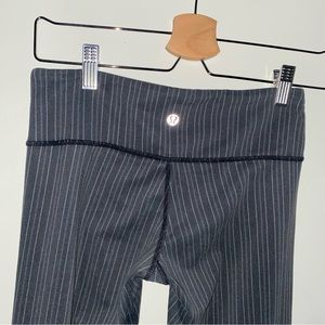 Lululemon wunder under 4 crop black pinstripes vintage print